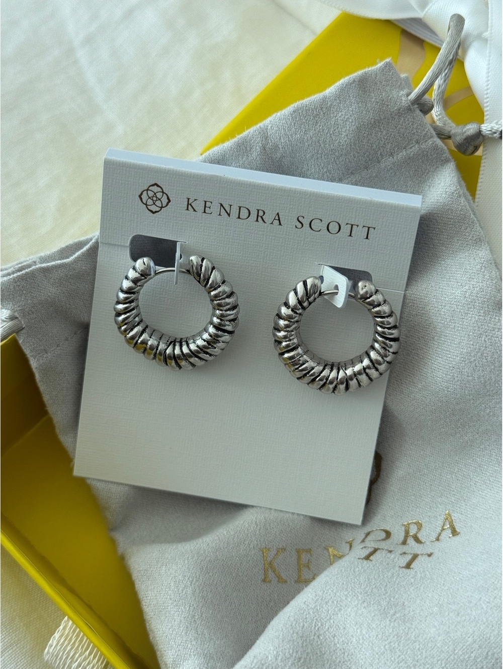 Kendra Scott Sandy Hoop Earring Vintage Silver
